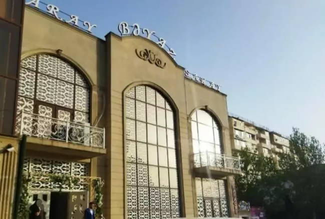 Bakıda məşhur şadlıq sarayında saxta alkoqollu içkilər aşkarlandı