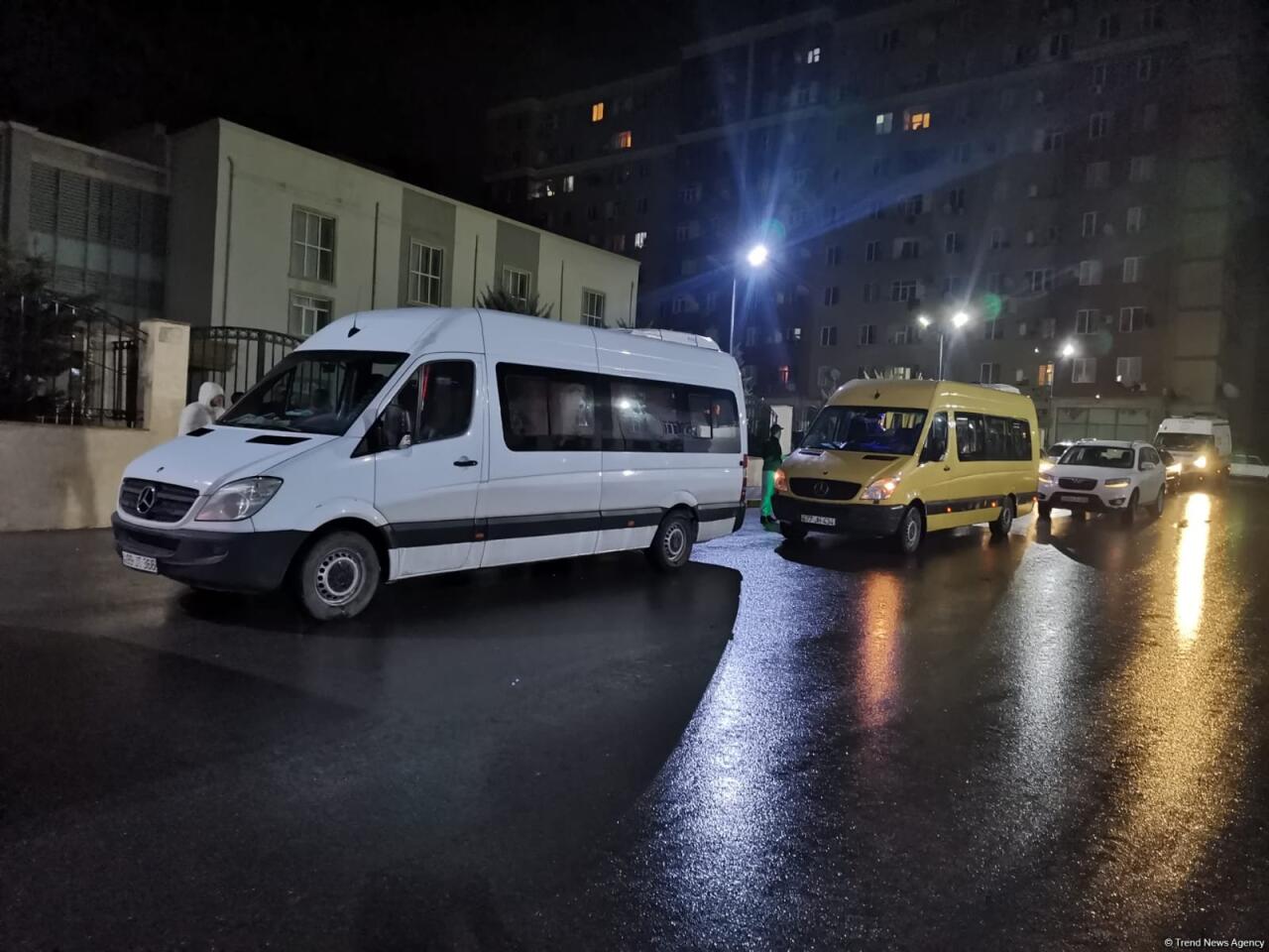 В Джебраил возвращается очередная группа бывших вынужденных переселенцев