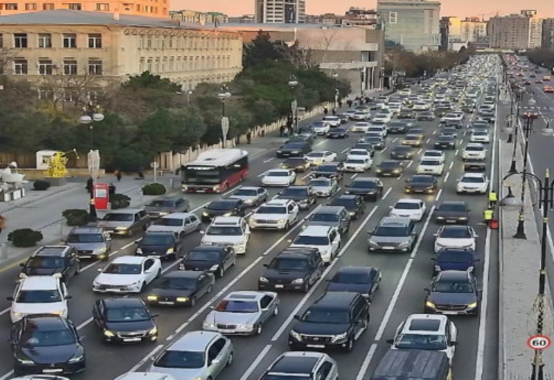 Paytaxtın bir sıra yollarında tıxac var