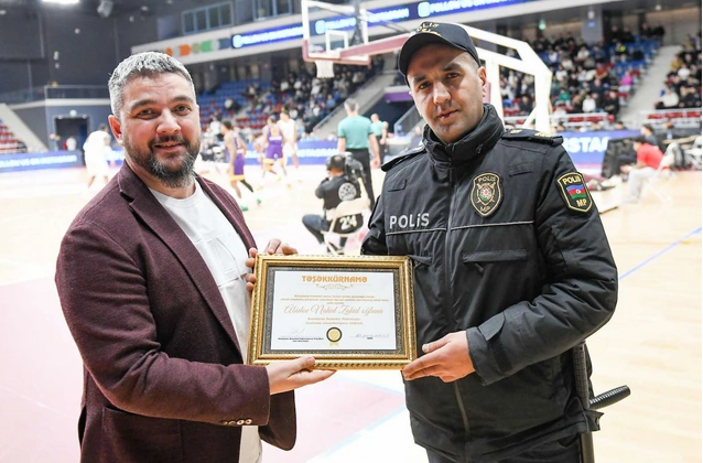 Bakının mərkəzində külli miqdarda PUL TAPILDI