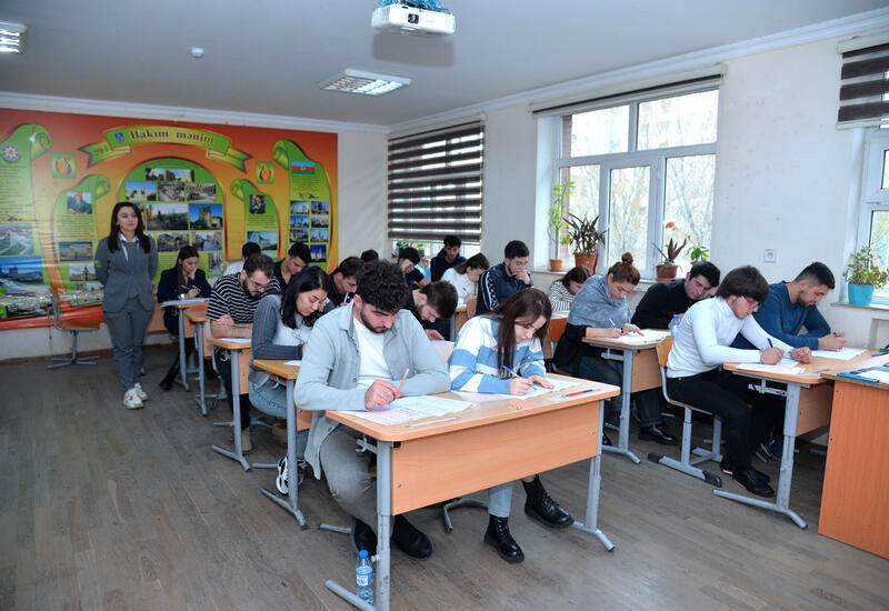 9 və 11-ci sinifi başa vura bilməyən şəxslər üçün eksternat imtahanları keçirilib