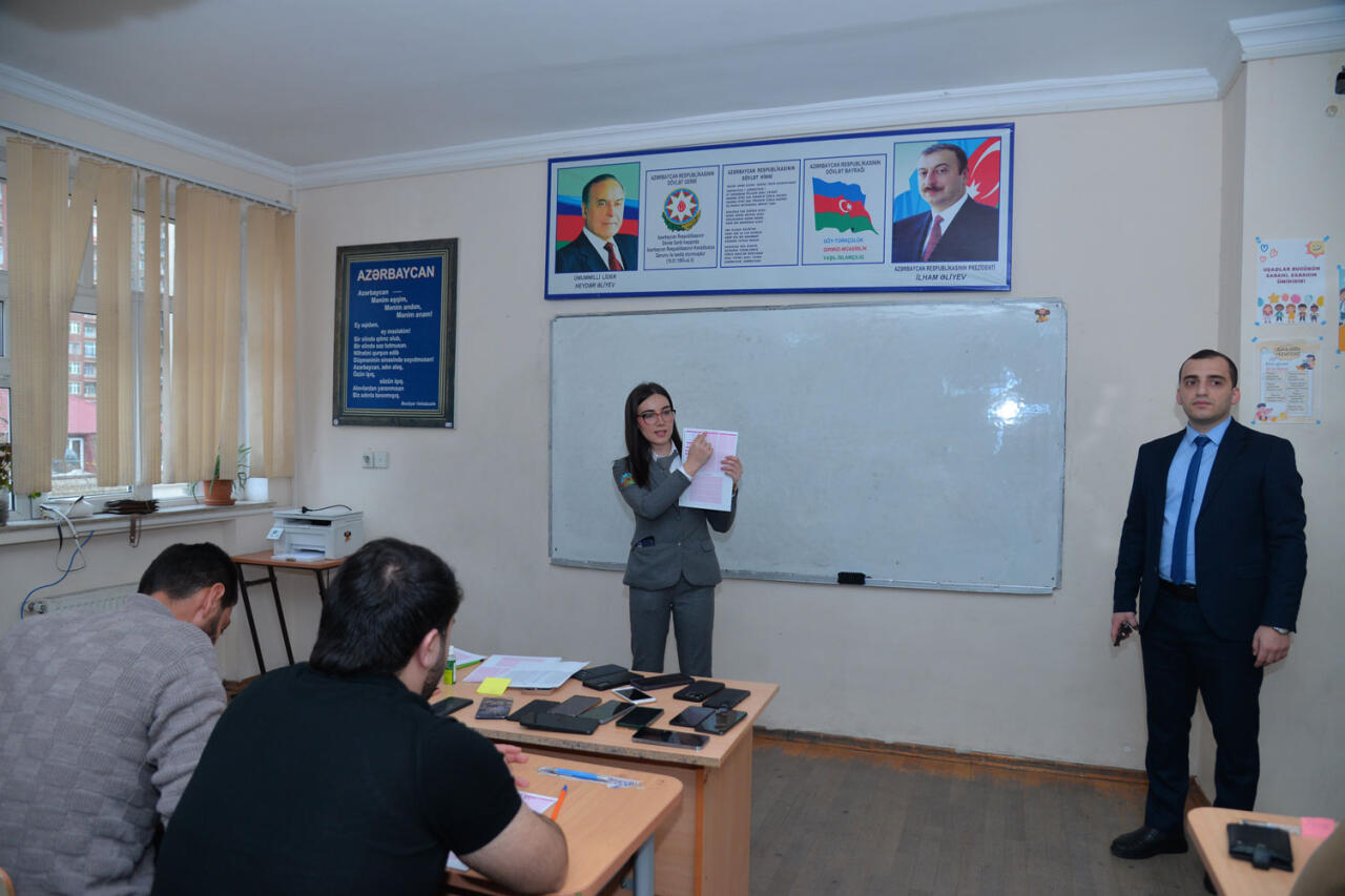 9 və 11-ci sinifi başa vura bilməyən şəxslər üçün eksternat imtahanları keçirilib