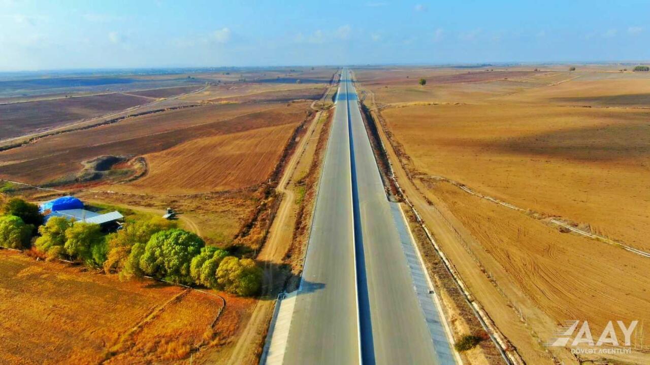 Əhmədbəyli-Füzuli-Şuşa yolunun beynəlxalq normalara uyğun tikintisi yekunlaşır