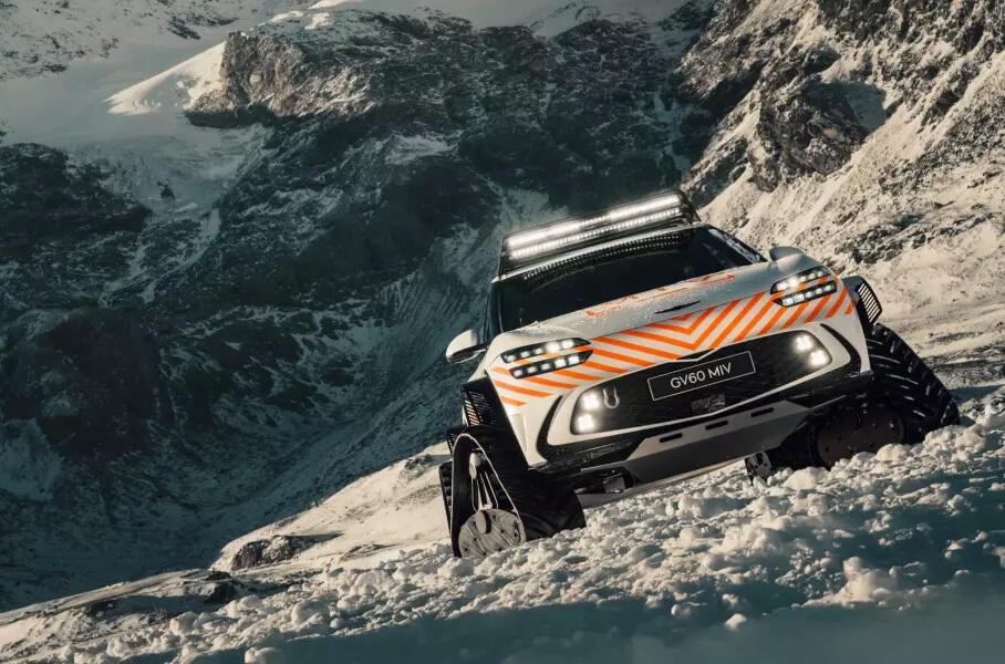 Электрический Genesis GV60 стал гусеничным вездеходом