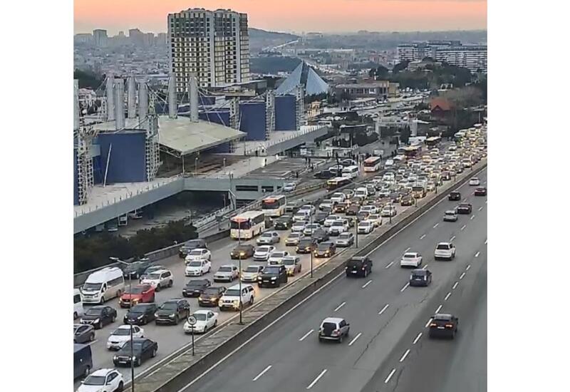 Paytaxtın bir sıra yollarında tıxac var