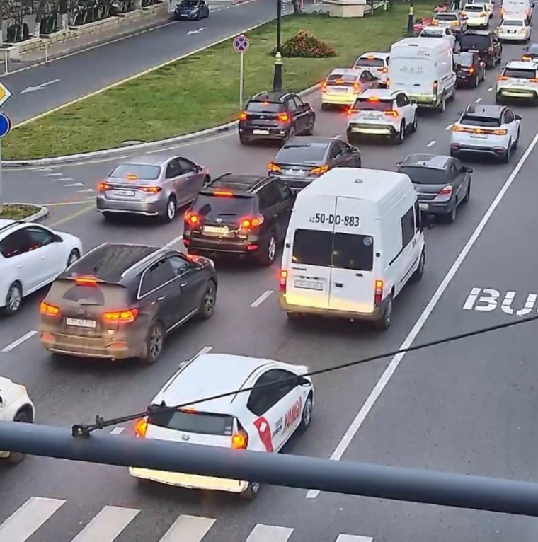 Paytaxtın bir sıra yollarında tıxac var