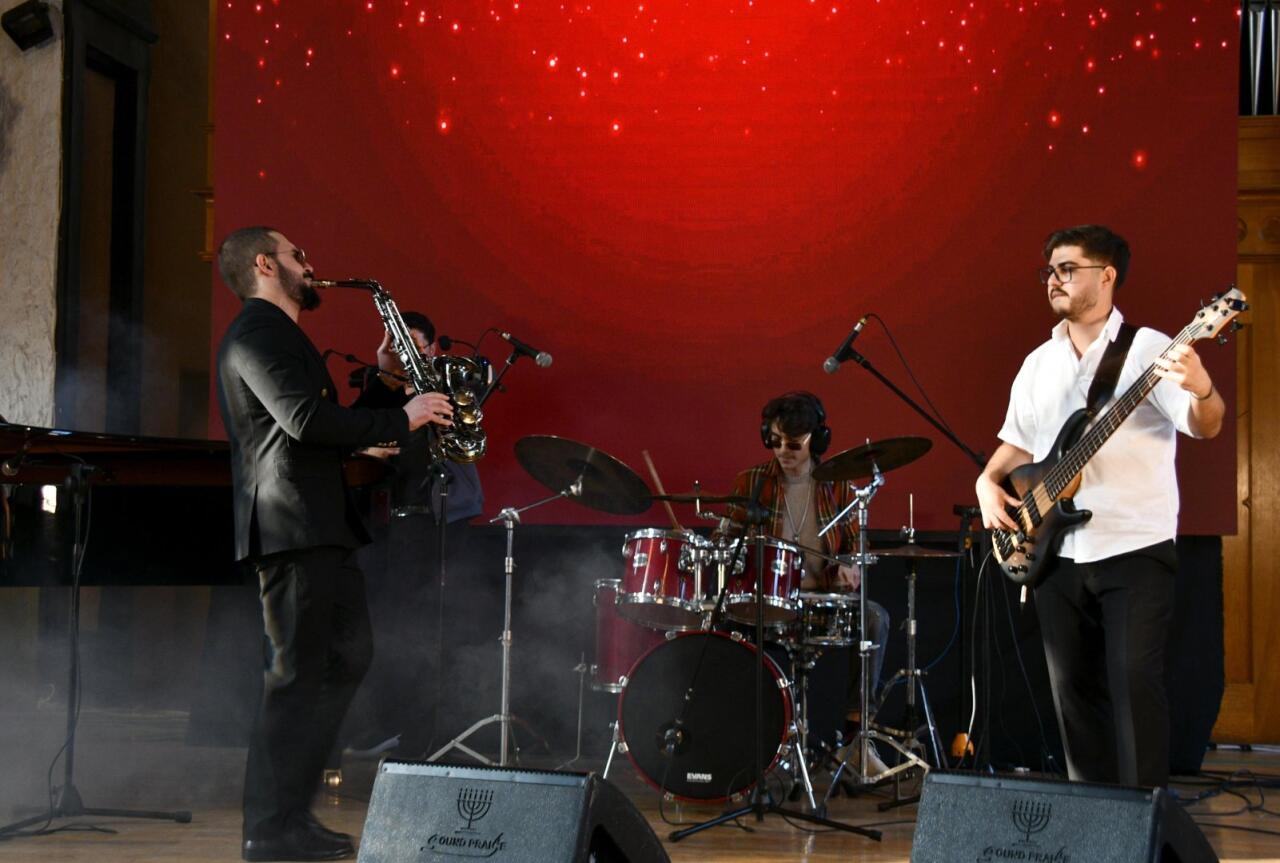 Молодежная волна азербайджанцев - Wave Band
