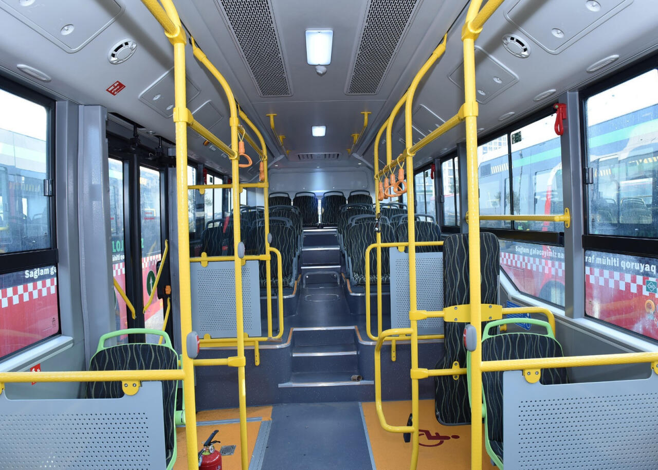 В один из азербайджанских городов доставлены десятки современных автобусов