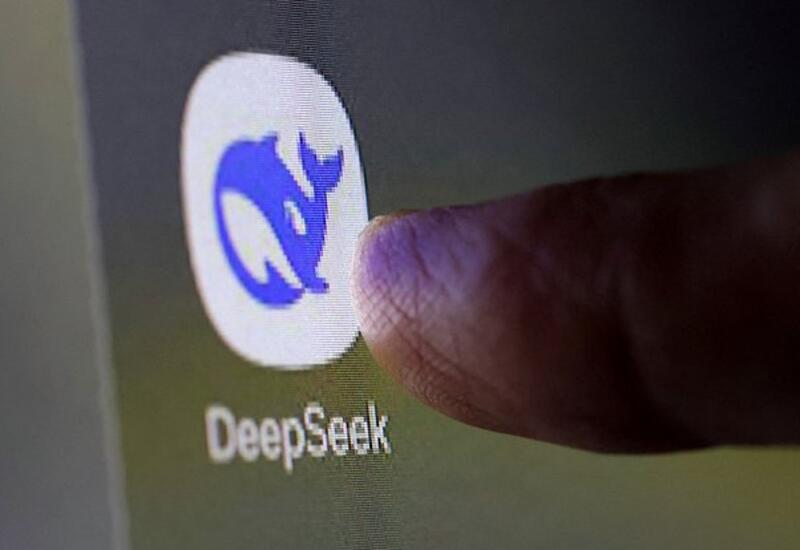 Китайская нейросеть DeepSeek заработала на чипах Huawei