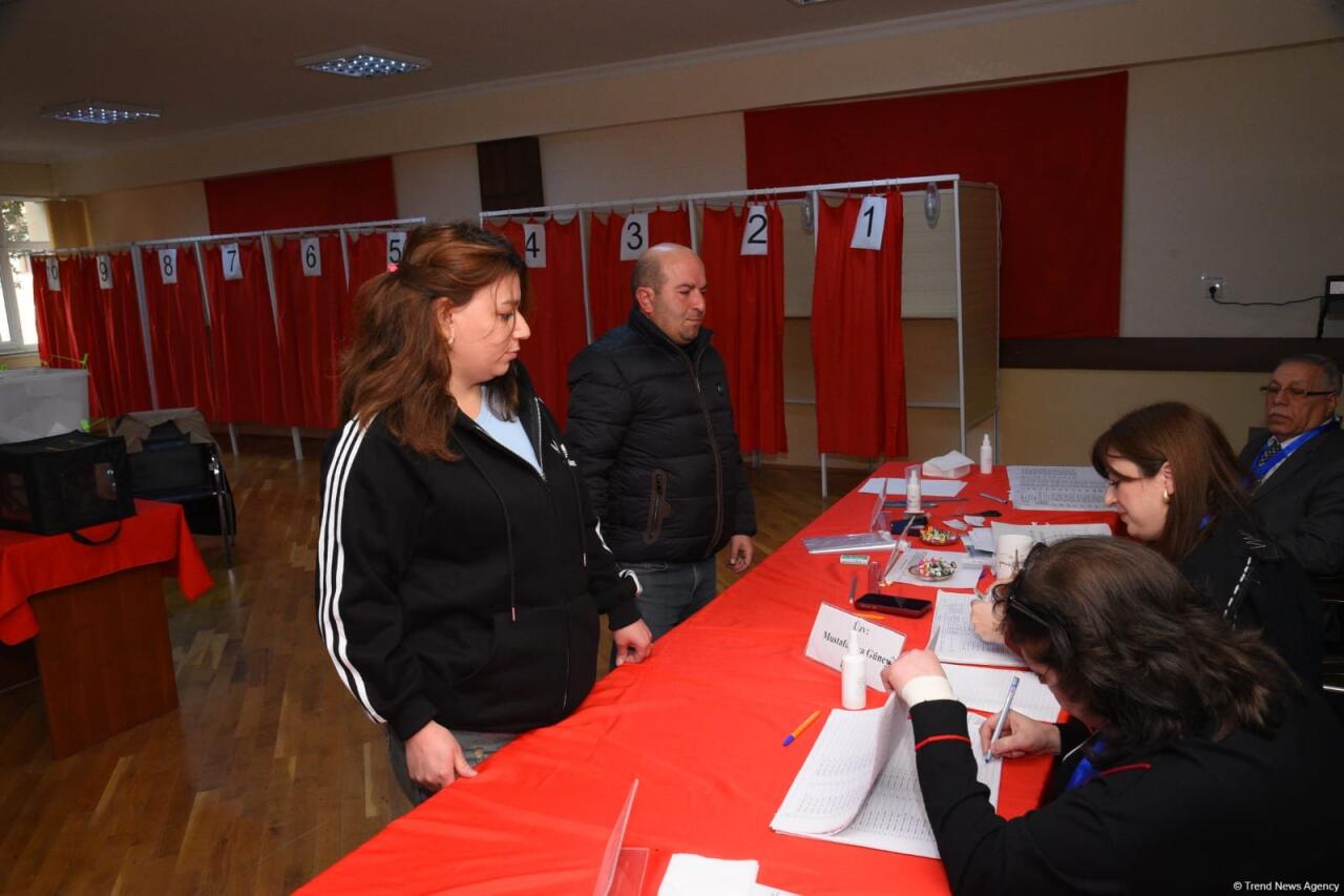 В Насиминском и Сабаильском районах Баку проявляется активность избирателей