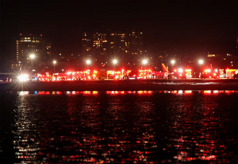 ABŞ-də sərnişin təyyarəsi helikopterlə toqquşdu,