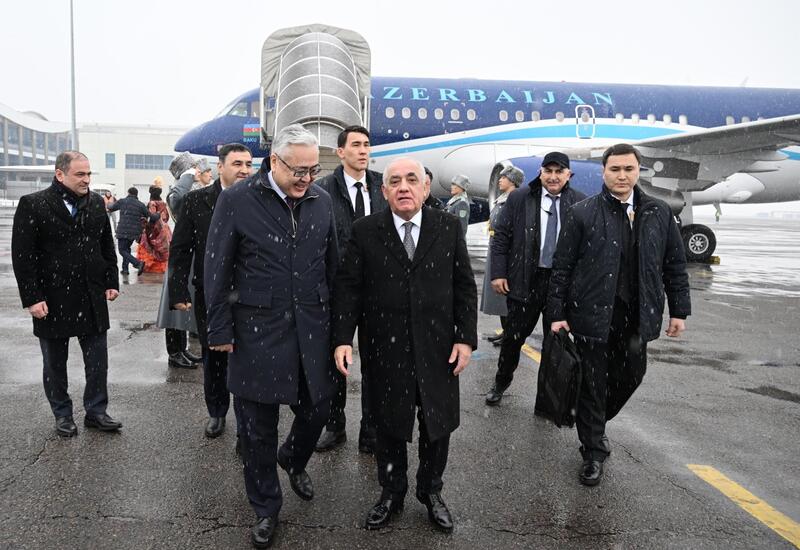 Али Асадов прибыл в Алматы