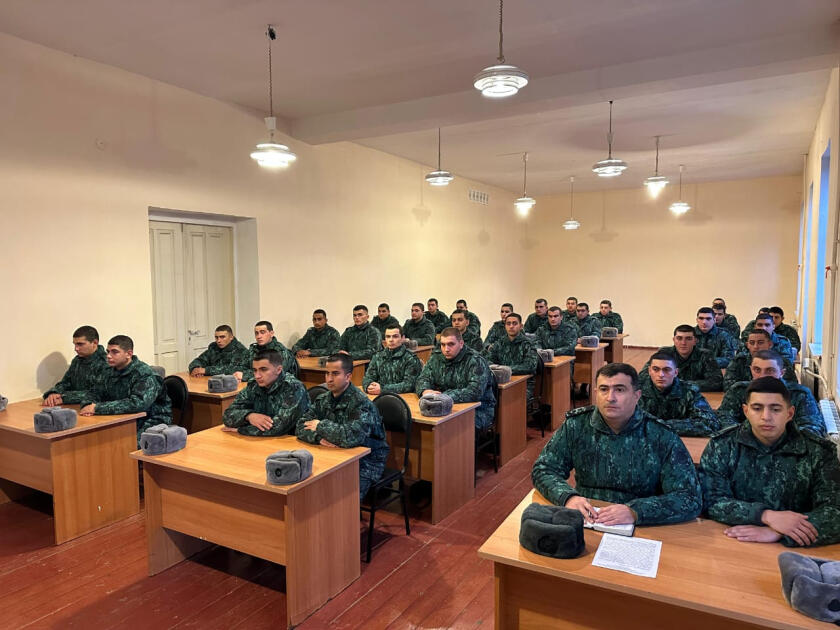 Hərbi hissələrdə Gənclər Günü ilə bağlı birgə tədbirlər keçirilib