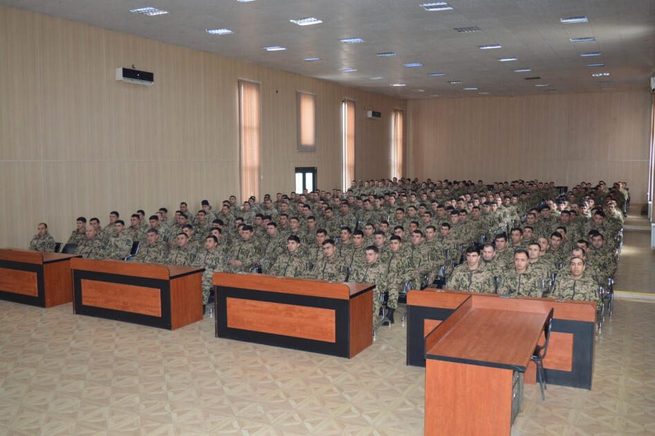 Hərbi hissələrdə Gənclər Günü ilə bağlı birgə tədbirlər keçirilib