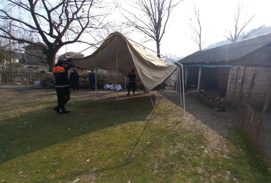 Lənkəranda evi yanan sakinə çadır qurulub