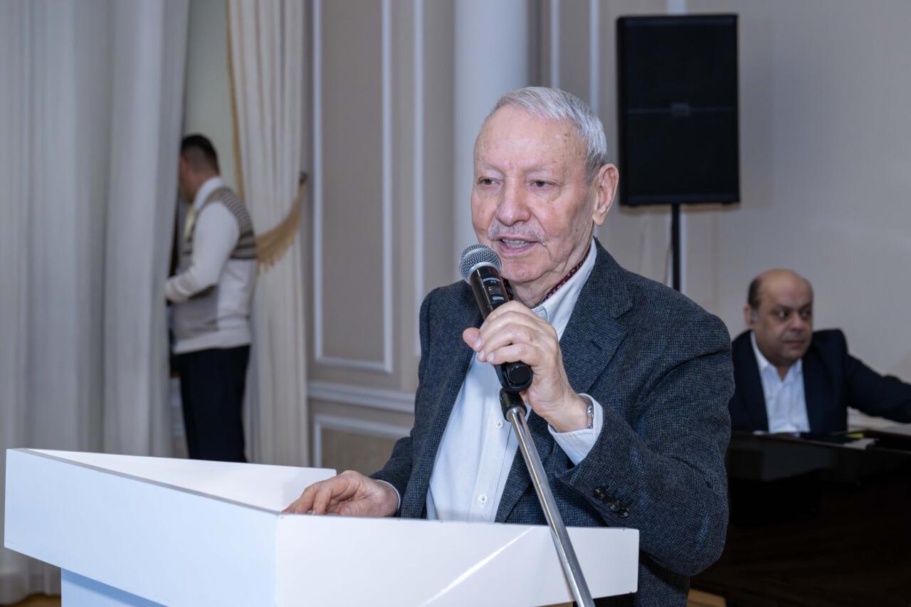 Сирус Мирзазаде представил в Баку выставку "На крыльях мечты"