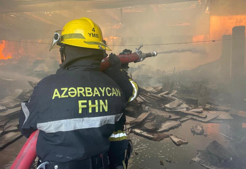 Пожар в частном доме в Баку,