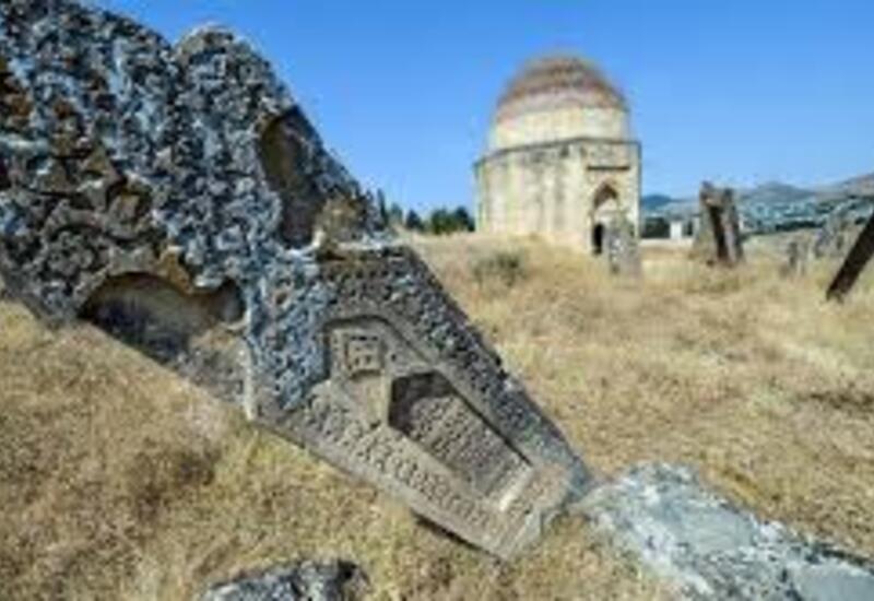 Saray qəsəbə qəbiristanlığında dağıntı törədildi