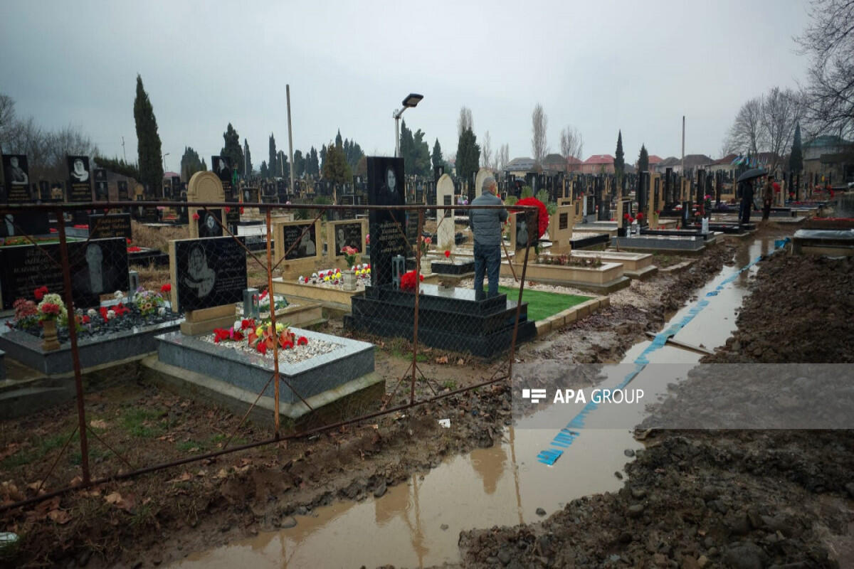 Дожди затопили кладбище на юге Азербайджана