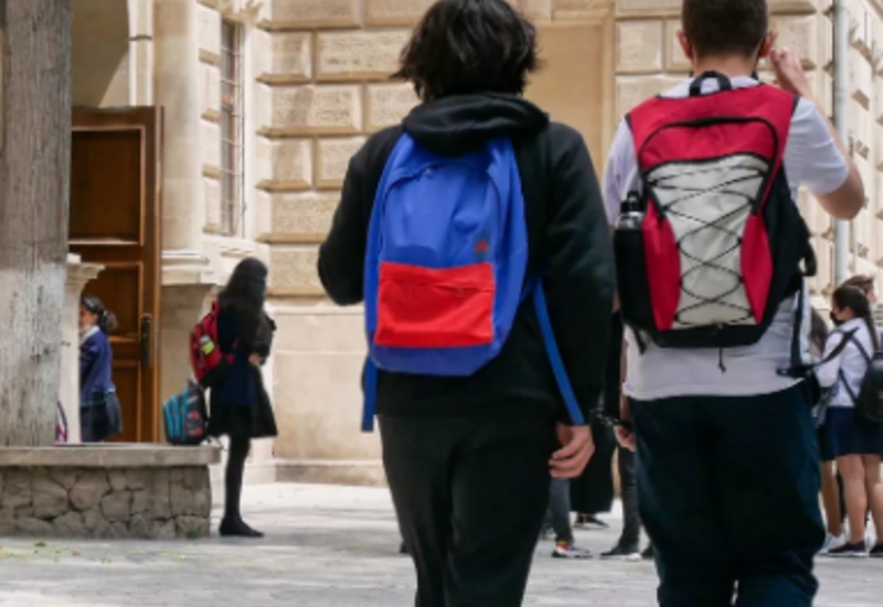 DİN məktəbdə paylanan vərəqlərə aydınlıq gətirdi,