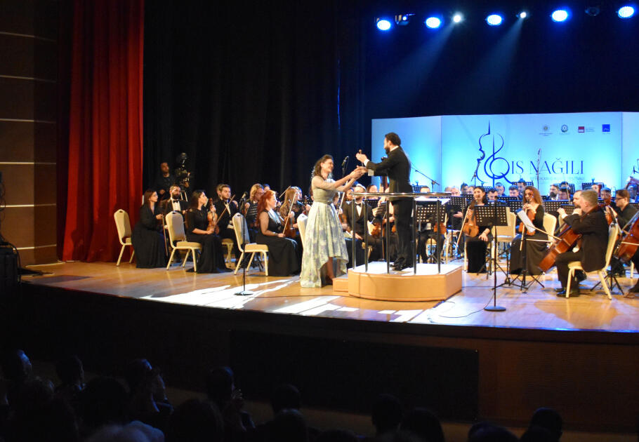 Qəbələdə “Qış nağılı” Beynəlxalq Musiqi Festivalının açılışı olub