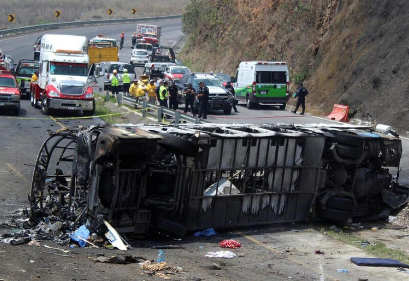 Meksikada yol qəzasında 40 nəfər həlak olub