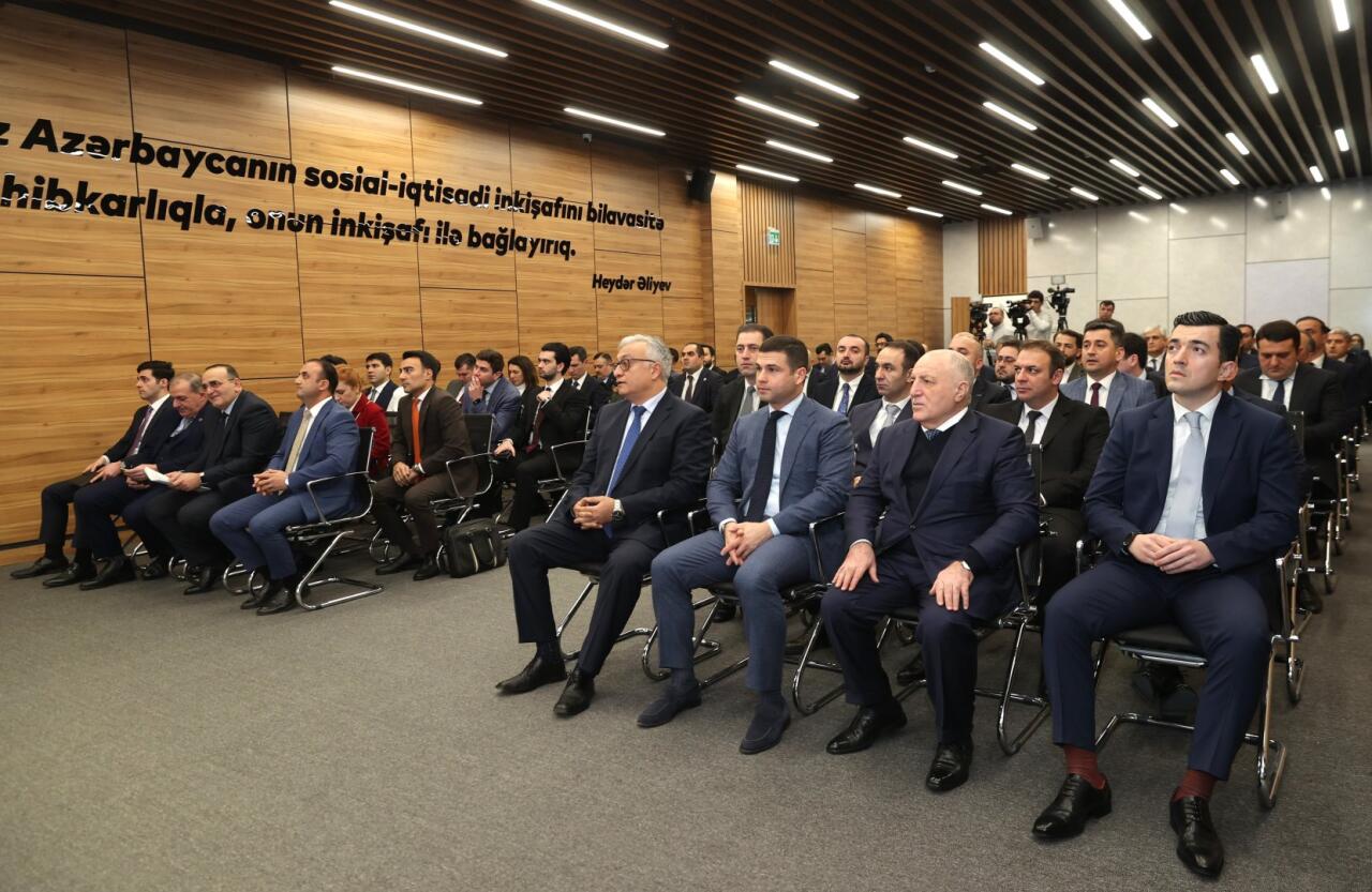 Qiymətli kağızlar bazarının inkişafı və bu sahədə KOB-lar üçün imkanlara dair ictimai müzakirə təşkil olunub