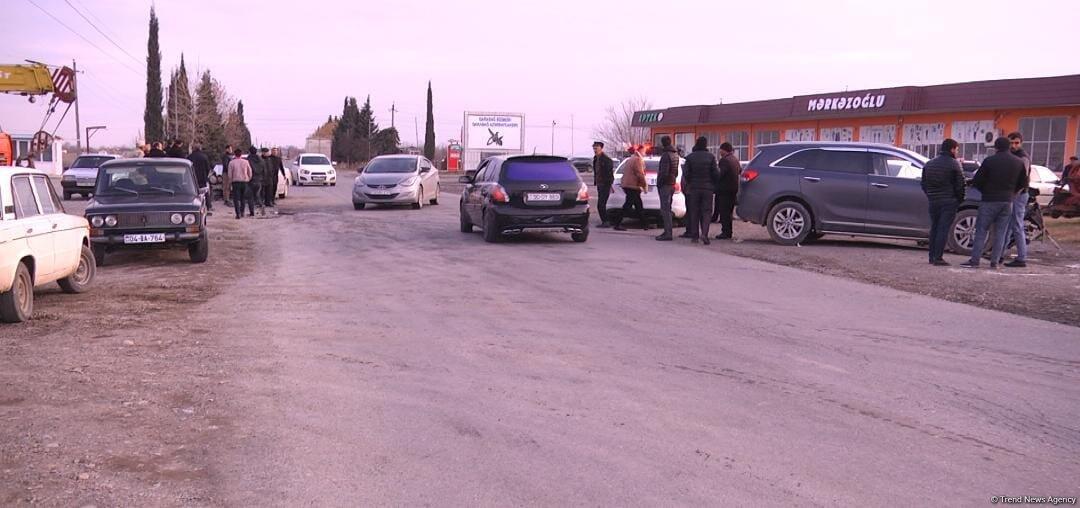 Ağcabədidə iki maşın toqquşdu