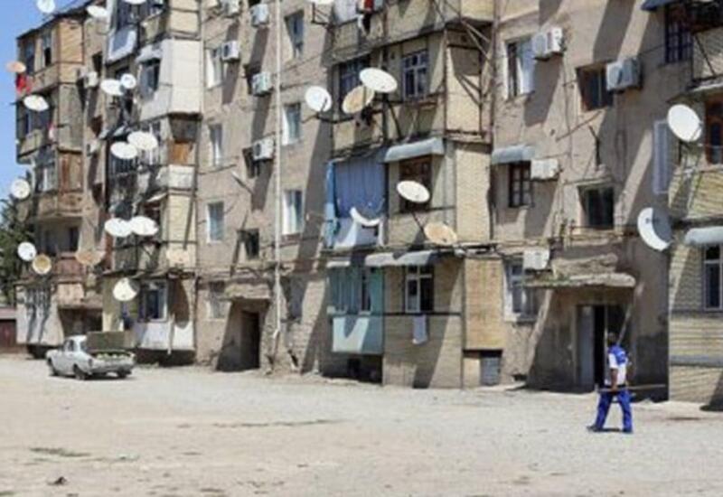 Bakıda plana düşən binalar 8 ildir niyə sökülmür?