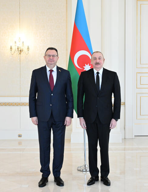 Президент Ильхам Алиев принял верительные грамоты новоназначенного посла Беларуси в Азербайджане