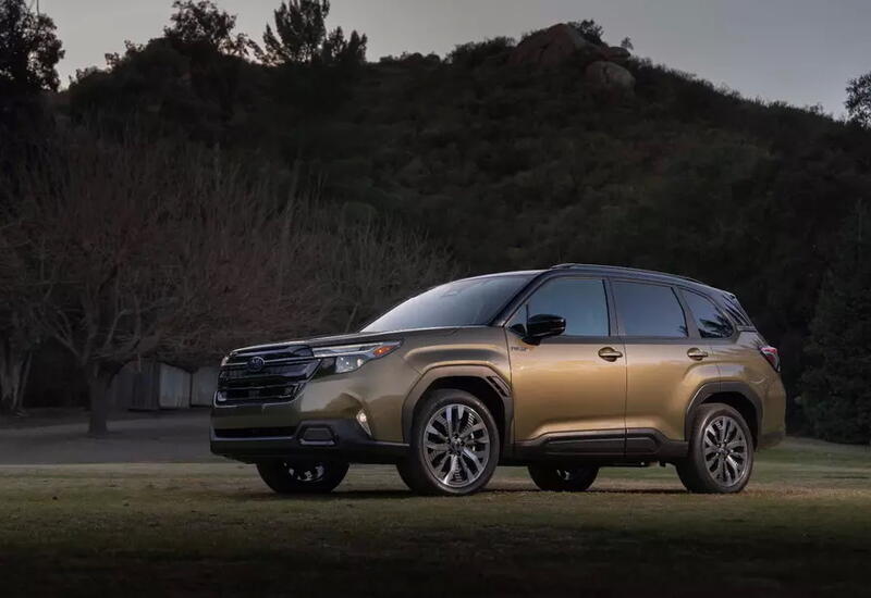 Subaru Forester получил новую гибридную установку и внедорожную версию
