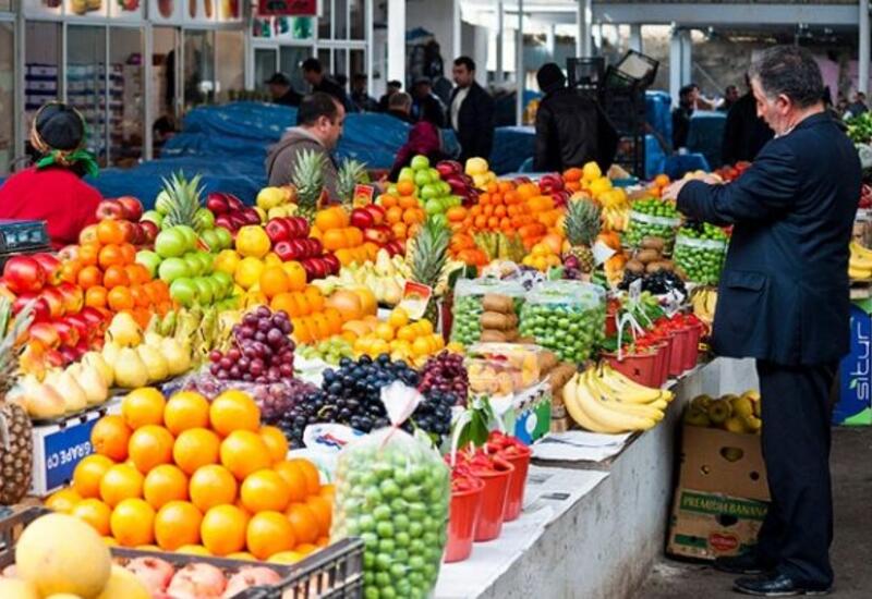 Bazarda bu meyvələr 200-250 manata satılır