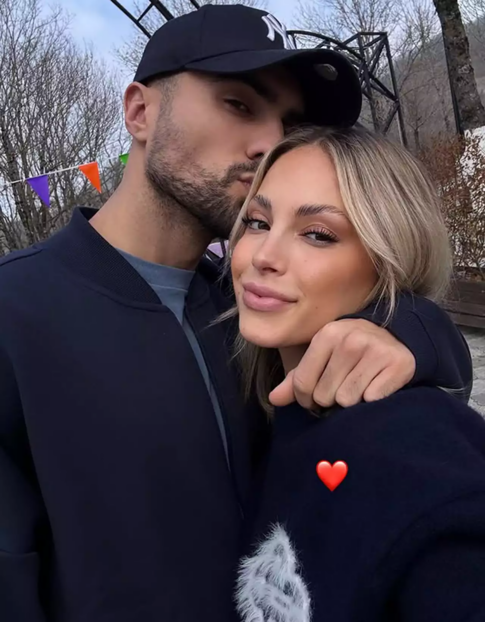 Mahir Emreli türk sevgilisi ilə FOTOsunu paylaşdı