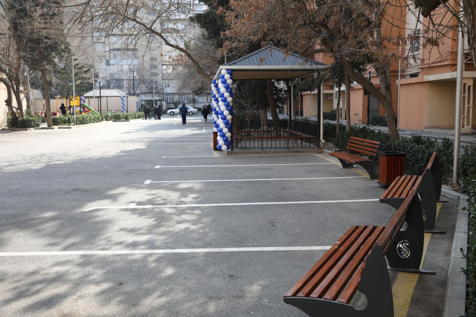 В Низаминском районе Баку сдан в эксплуатацию еще один благоустроенный двор