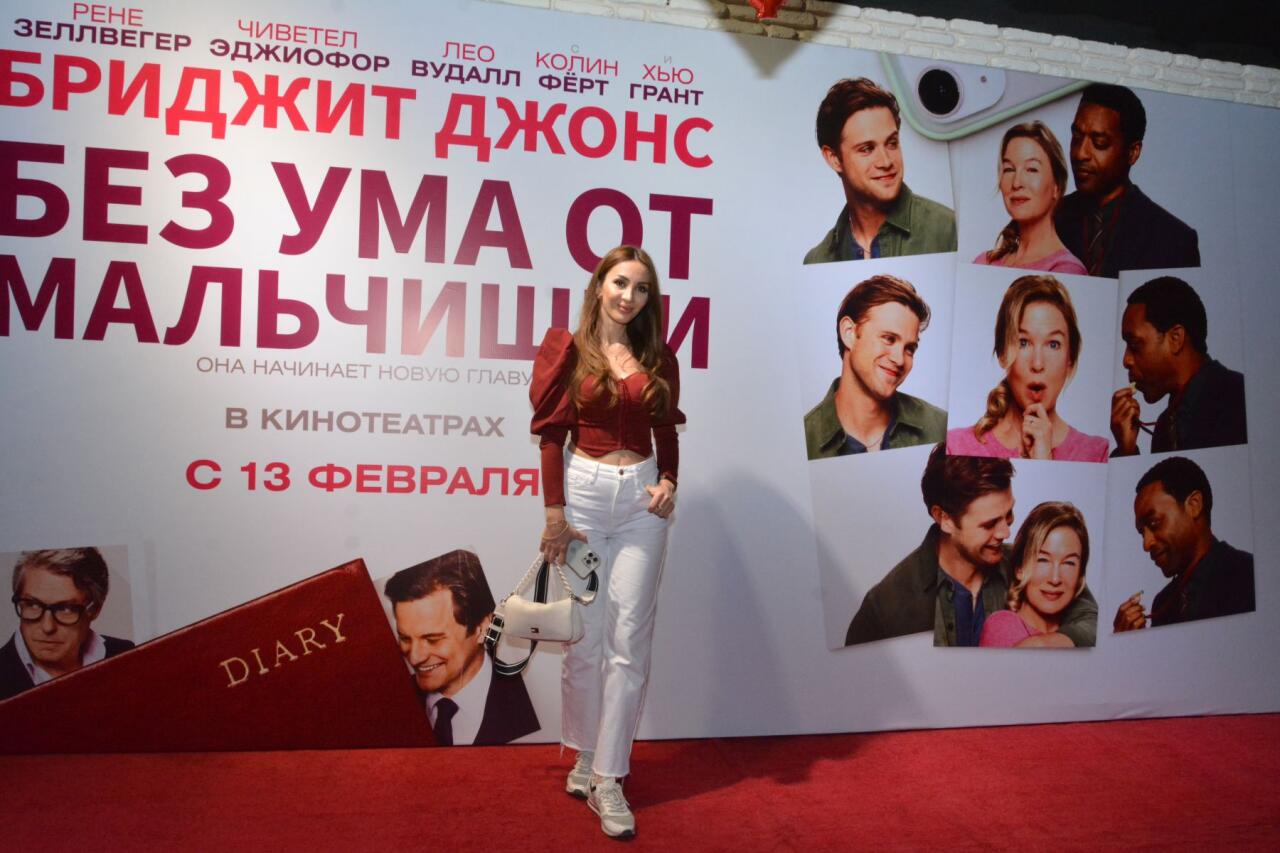 В Баку состоялся предпремьерный показ британской романтической комедии