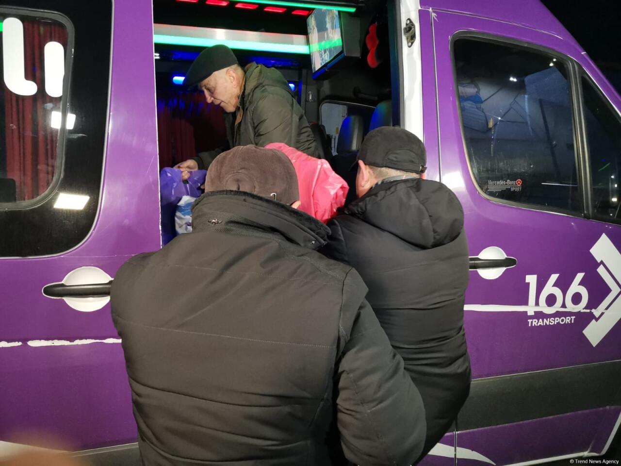 В Джебраил возвращается очередная группа бывших вынужденных переселенцев