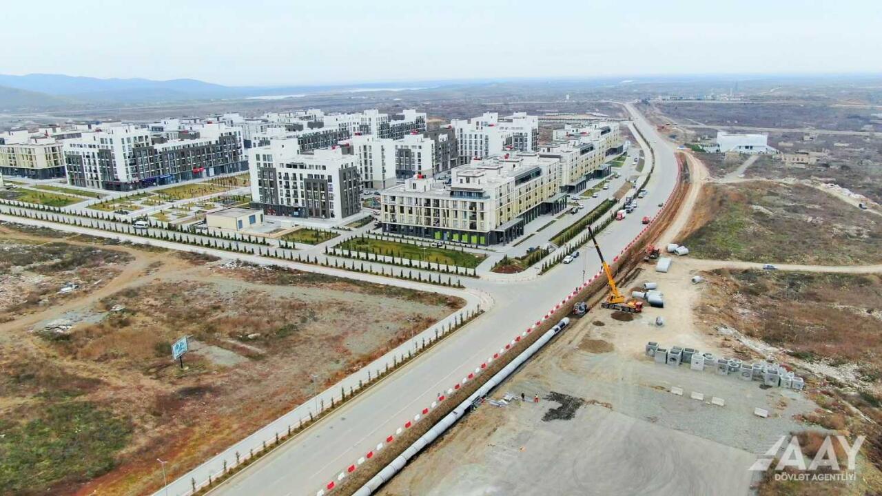 Как продвигается строительство внутренних дорог в городе Физули?