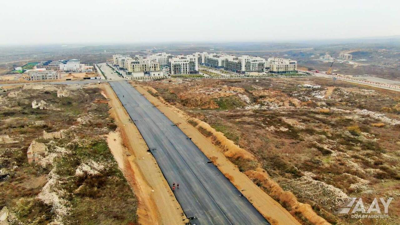 Как продвигается строительство внутренних дорог в городе Физули?
