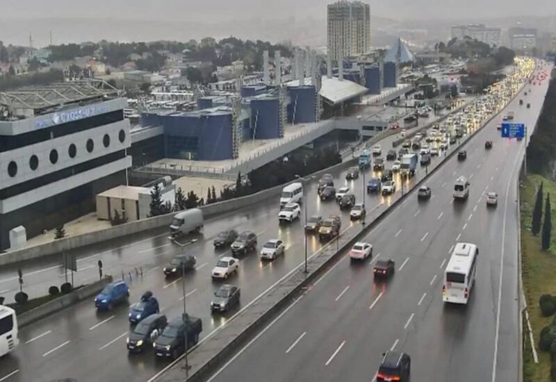 Paytaxtın bir sıra yollarında tıxac var