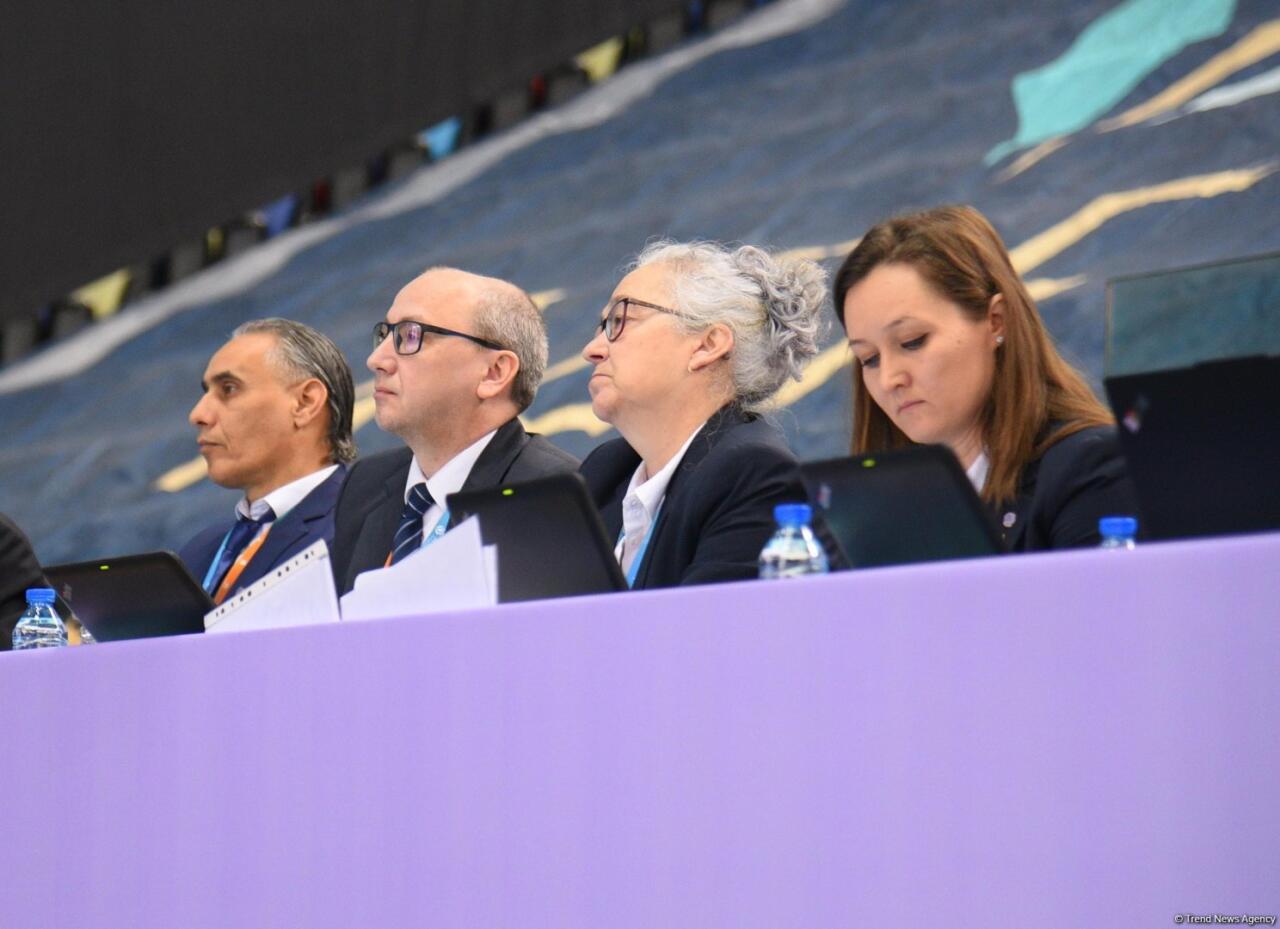 В Баку стартовал Кубок мира по прыжкам на батуте и тамблингу