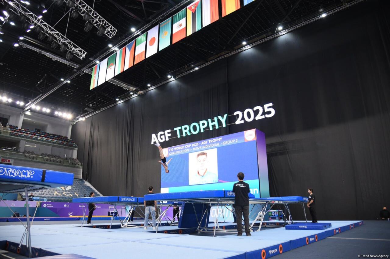 В Баку стартовал Кубок мира по прыжкам на батуте и тамблингу