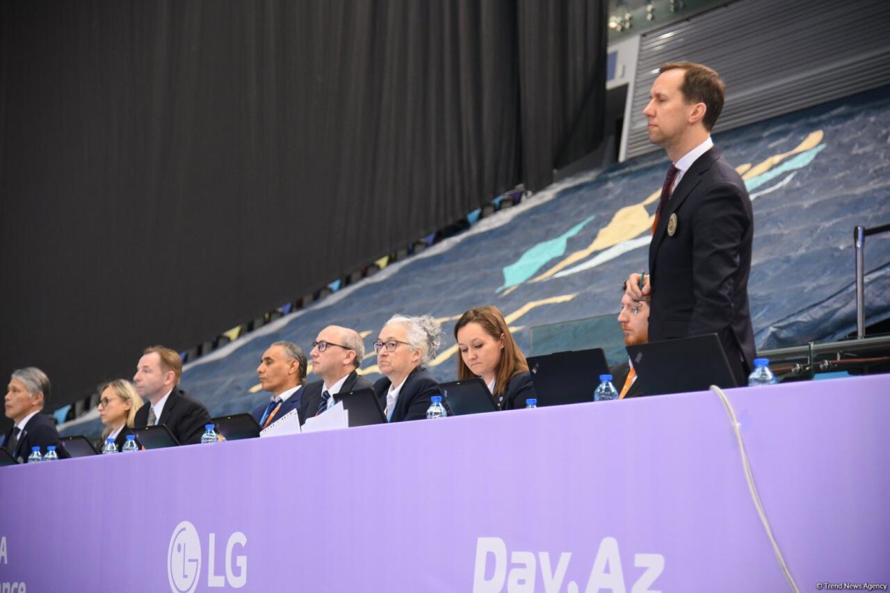 В Баку стартовал Кубок мира по прыжкам на батуте и тамблингу