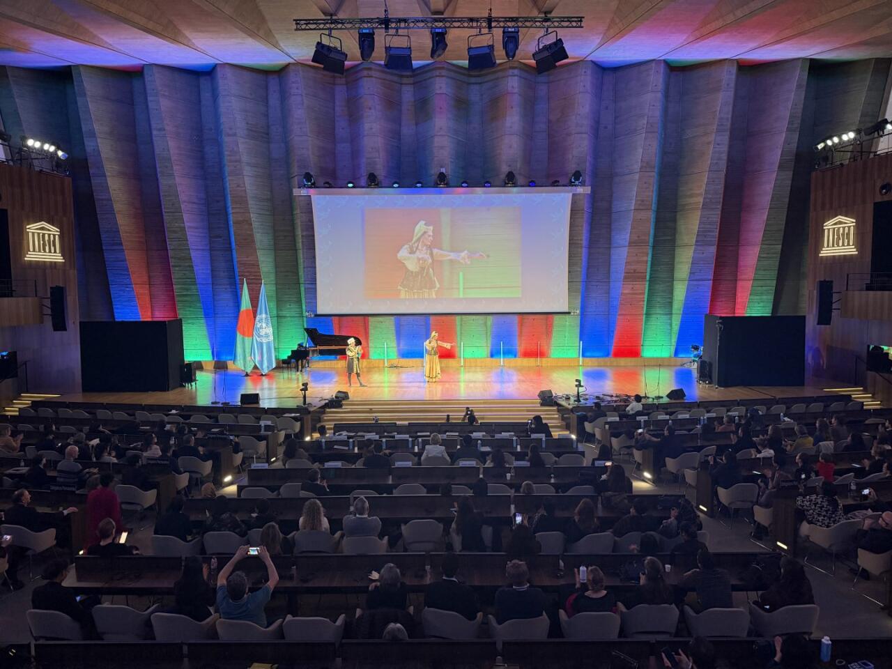 UNESCO-nun mənzil-qərargahında Beynəlxalq Ana Dili Günü qeyd olunub