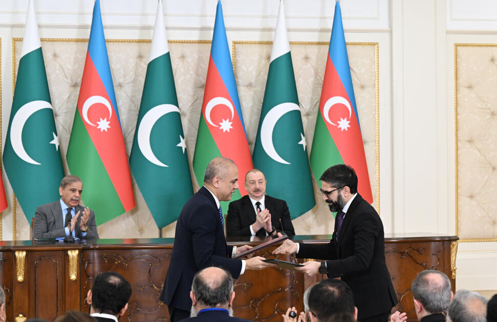 Состоялась церемония обмена документами, подписанными между Азербайджаном и Пакистаном
