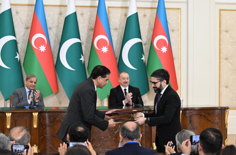 Состоялась церемония обмена документами, подписанными между Азербайджаном и Пакистаном
