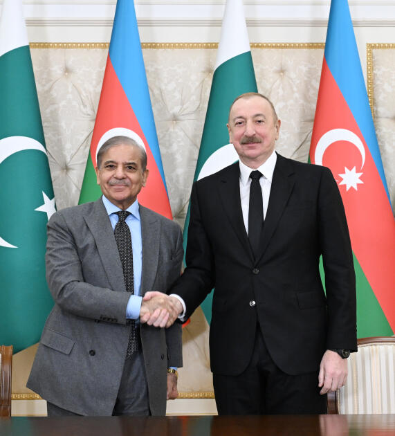Президент Ильхам Алиев и премьер-министр Пакистана Мухаммад Шахбаз Шариф выступили с заявлениями для прессы