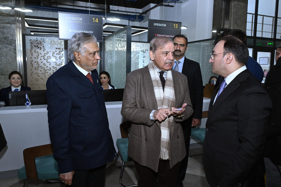 Pakistanın Baş naziri 7 saylı Bakı “ASAN xidmət” mərkəzinin fəaliyyəti ilə tanış olub