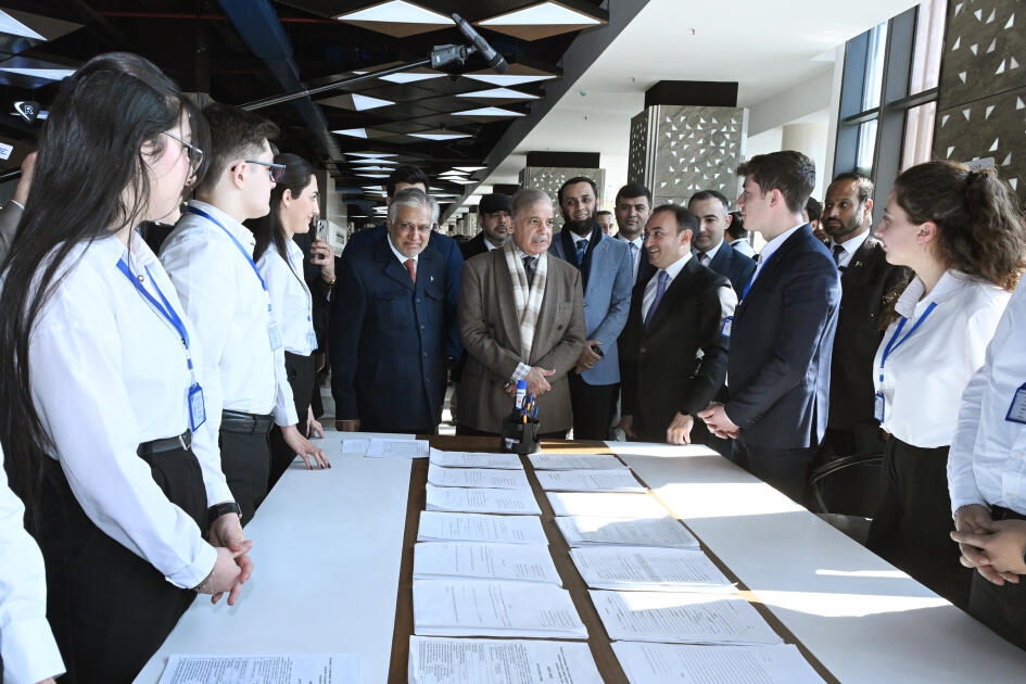 Pakistanın Baş naziri 7 saylı Bakı “ASAN xidmət” mərkəzinin fəaliyyəti ilə tanış olub