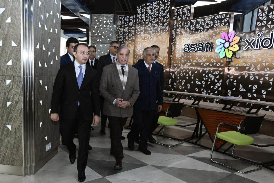 Pakistanın Baş naziri 7 saylı Bakı “ASAN xidmət” mərkəzinin fəaliyyəti ilə tanış olub