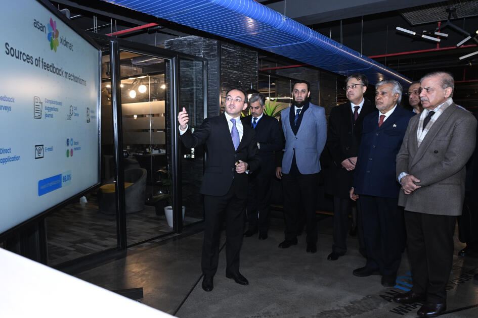 Pakistanın Baş naziri 7 saylı Bakı “ASAN xidmət” mərkəzinin fəaliyyəti ilə tanış olub